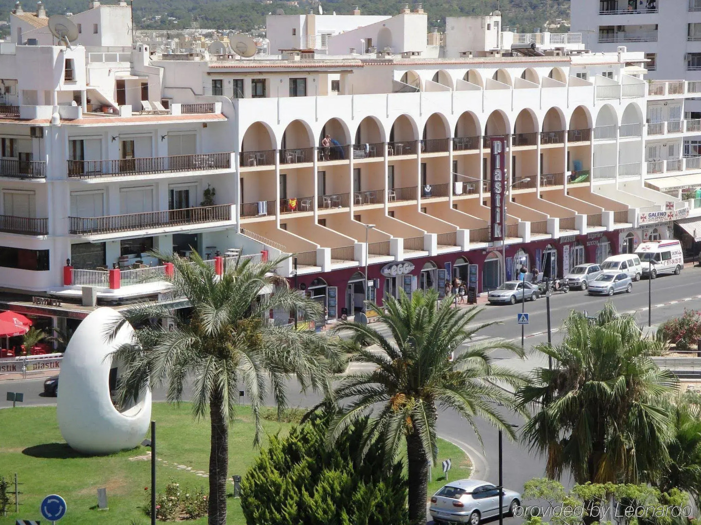 The White Apartments - Только для взрослых