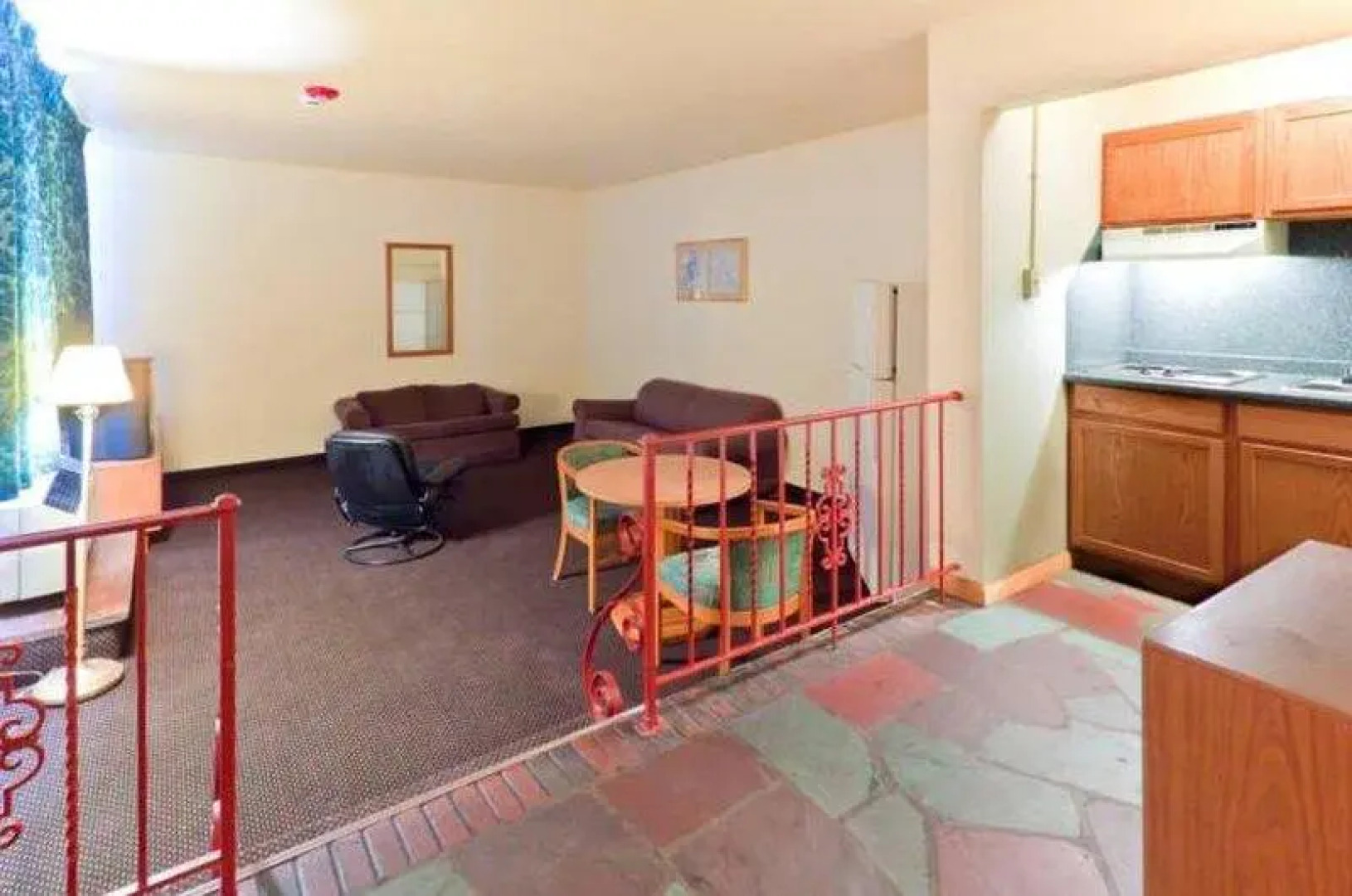 Budget Inn and Suites