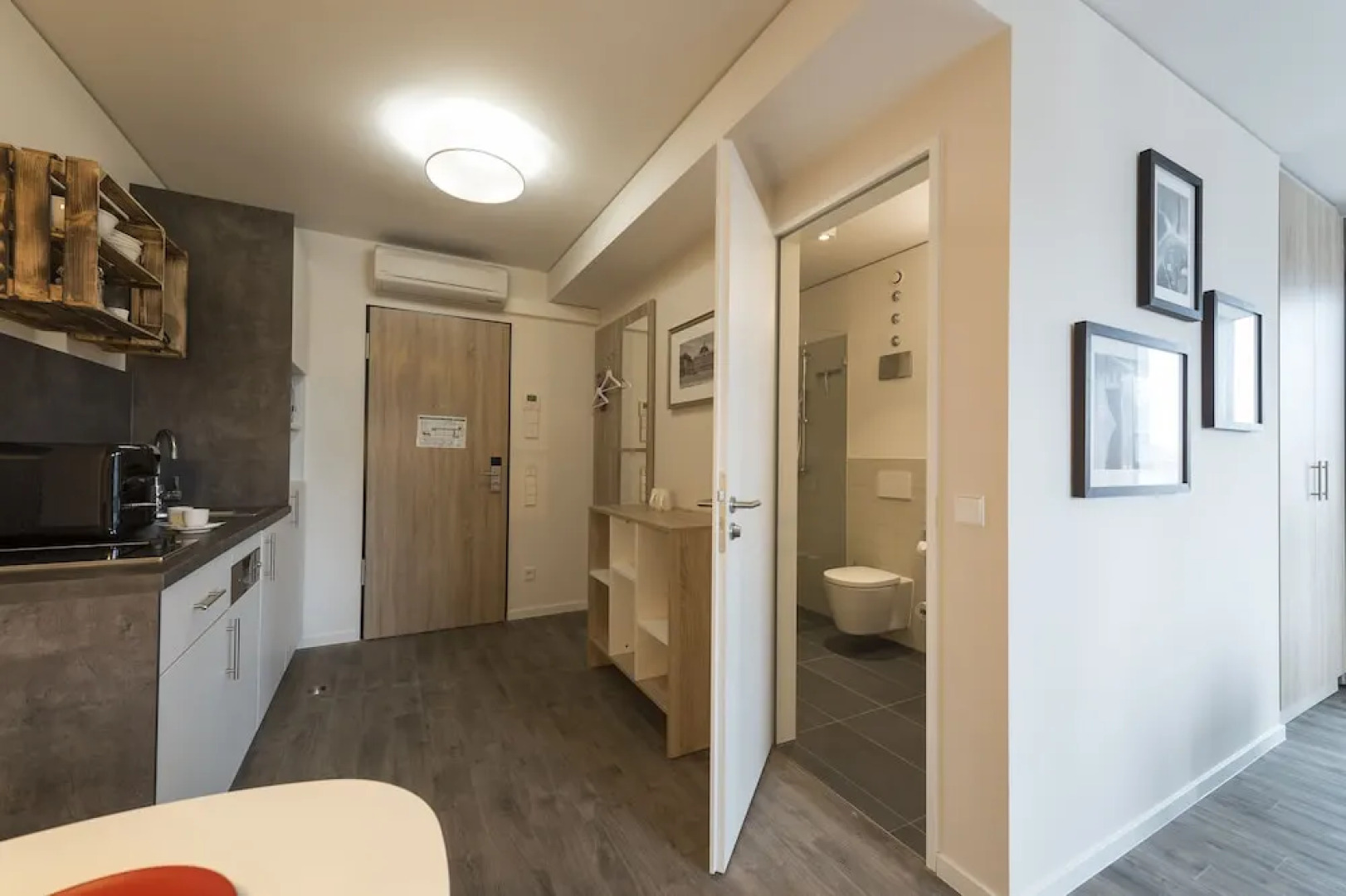 HARBR. boardinghouse