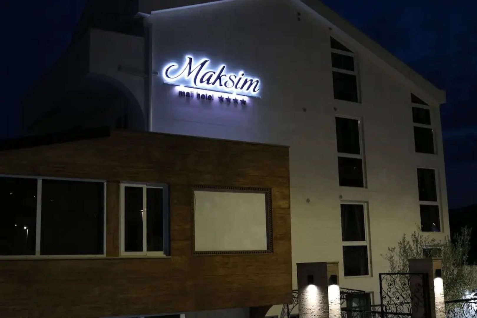 Hotel Maksim
