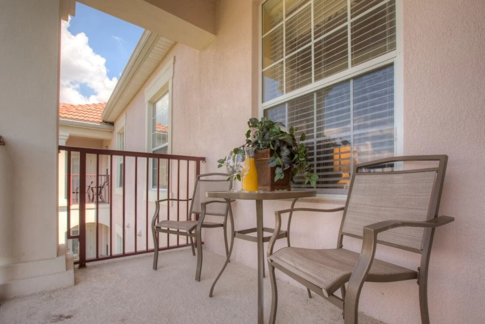 Spacious Vista Cay Condo, Close to Conv. Center