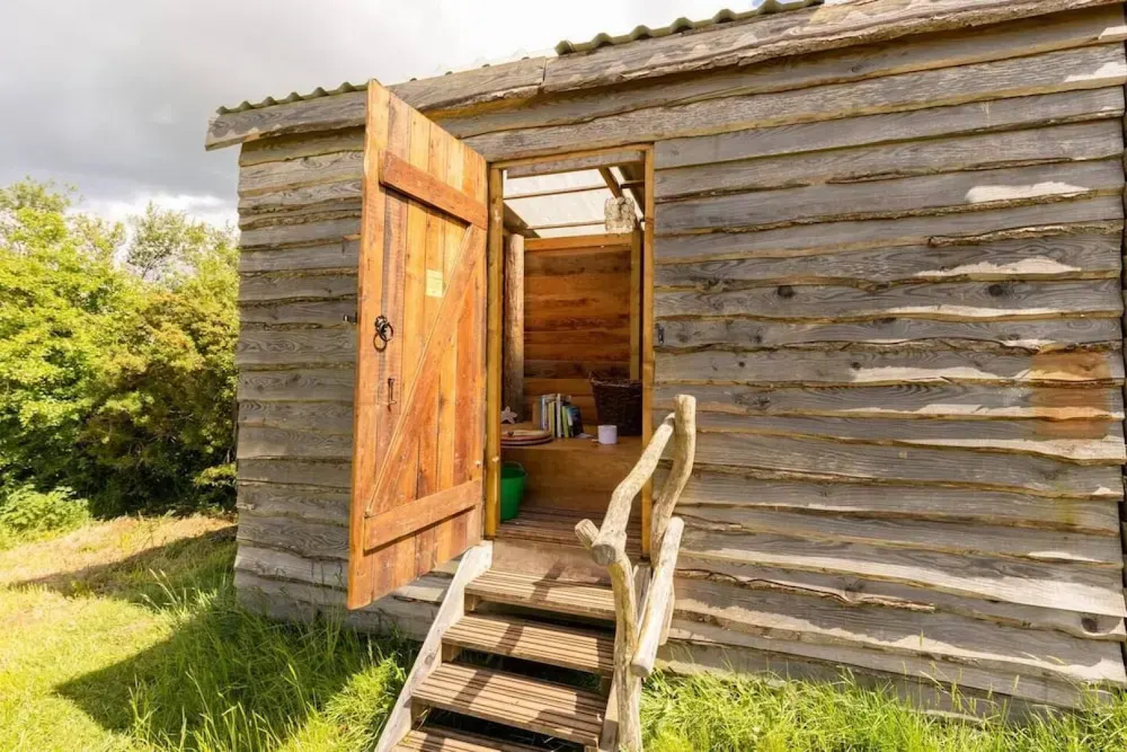 Roundhouse Yurt, Stunning Views, Totnes Dartmouth
