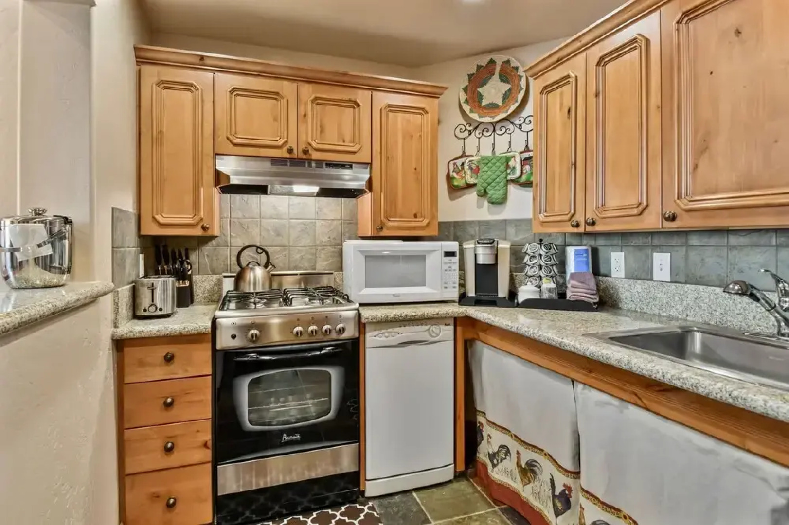 Villa 2057 1 Bed 1 Bath Full Kitchen 1 Bedroom Villa