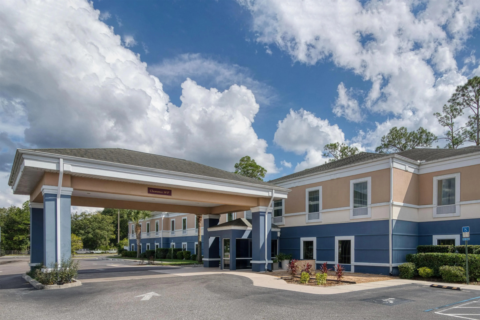 Best Western Waldo Inn and Suites