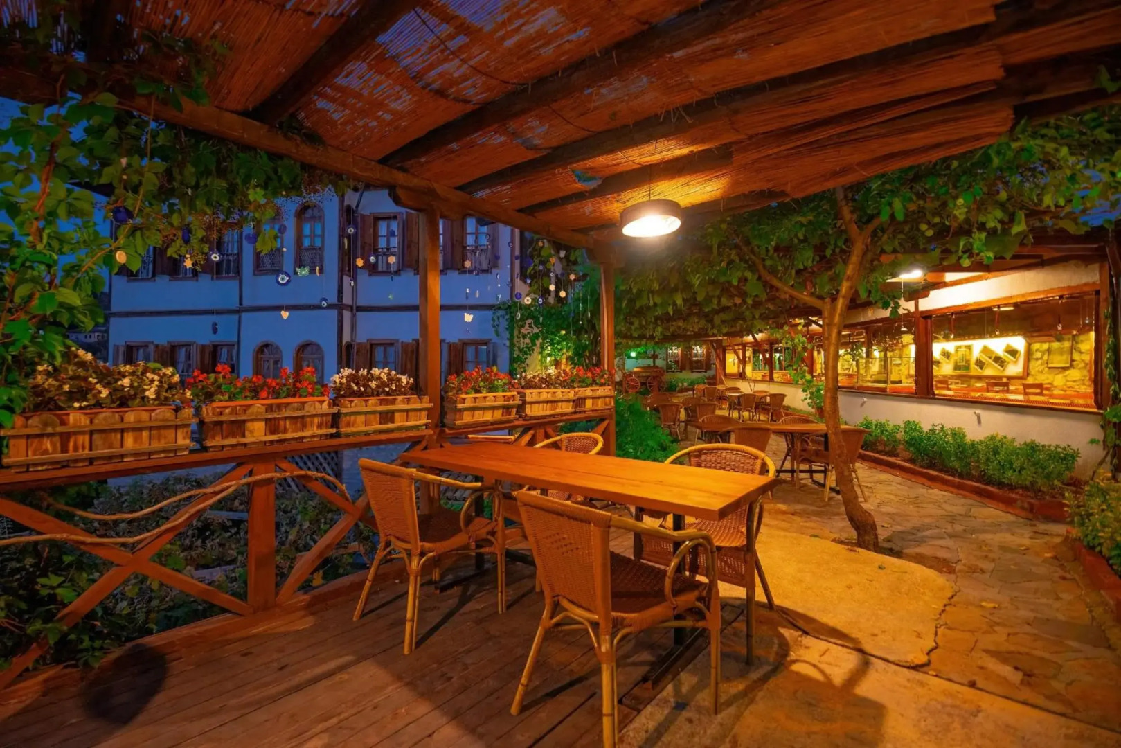 Cesmeli Konak Garden