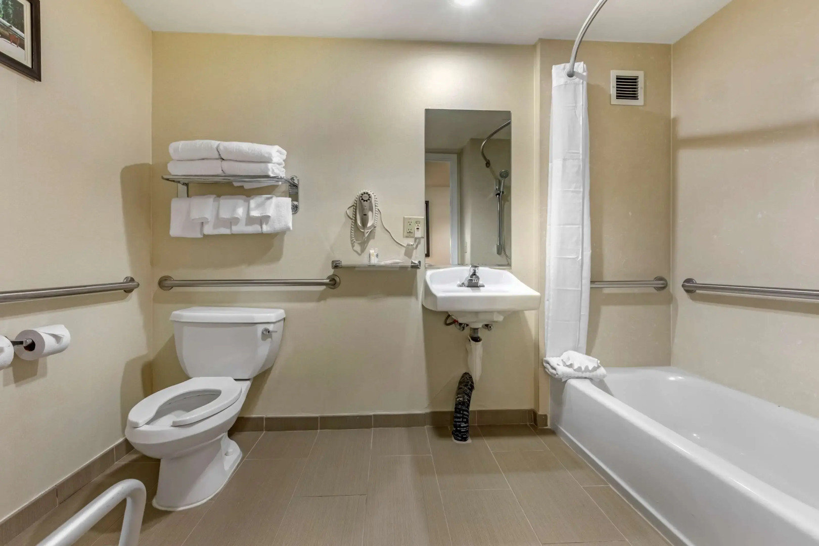 Comfort Suites Visalia Convention Center