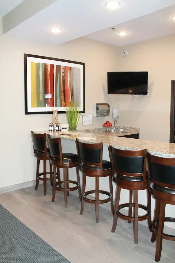 Brookstone Lodge & Suites - Emmetsburg