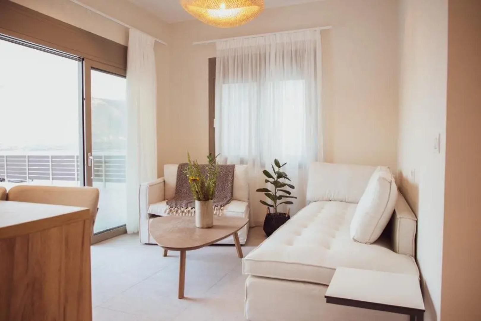 Plataria Sunrise Resort