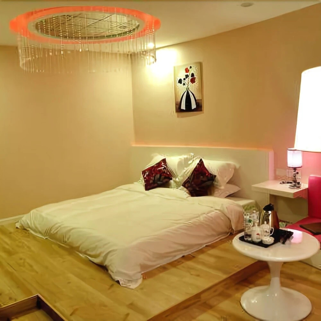 The Love of Maple Theme Hotel