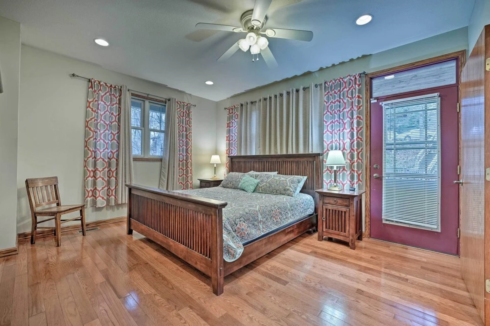 Lake Michigan Waterfront Home: 1 Mile to Downtown!