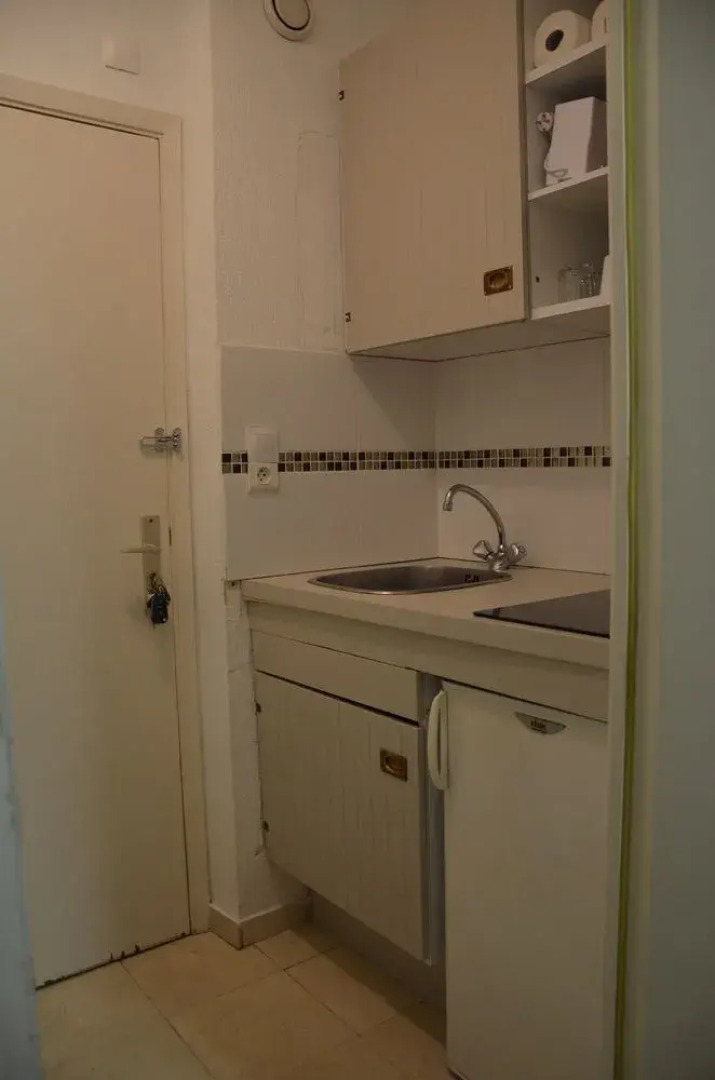 Grand studio vue mer à Marina Baie des Anges