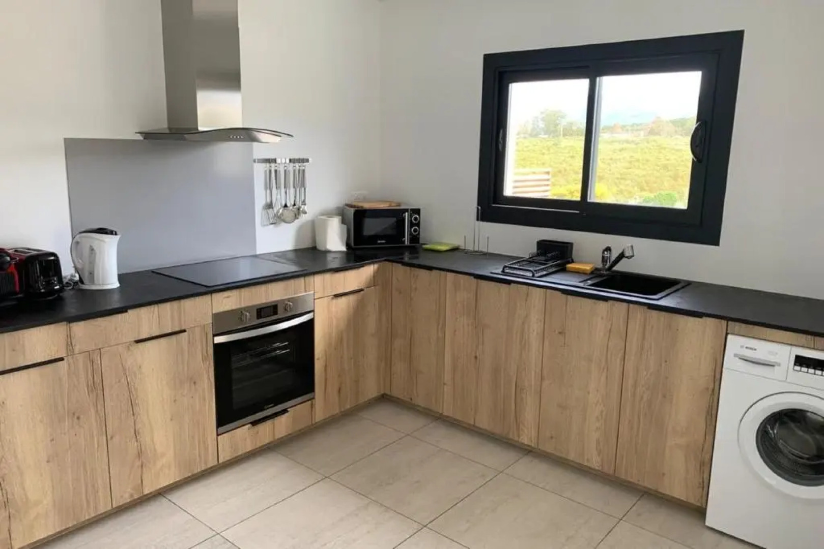 Tamontana quiet place 7 min from beach warmed shared swimming pool bbq