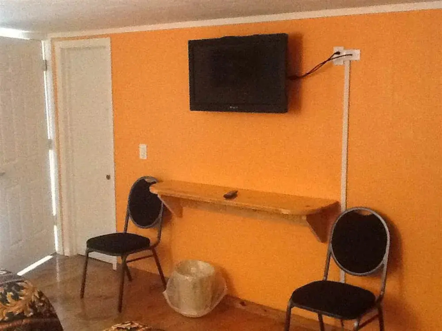 King Hendrick Motel