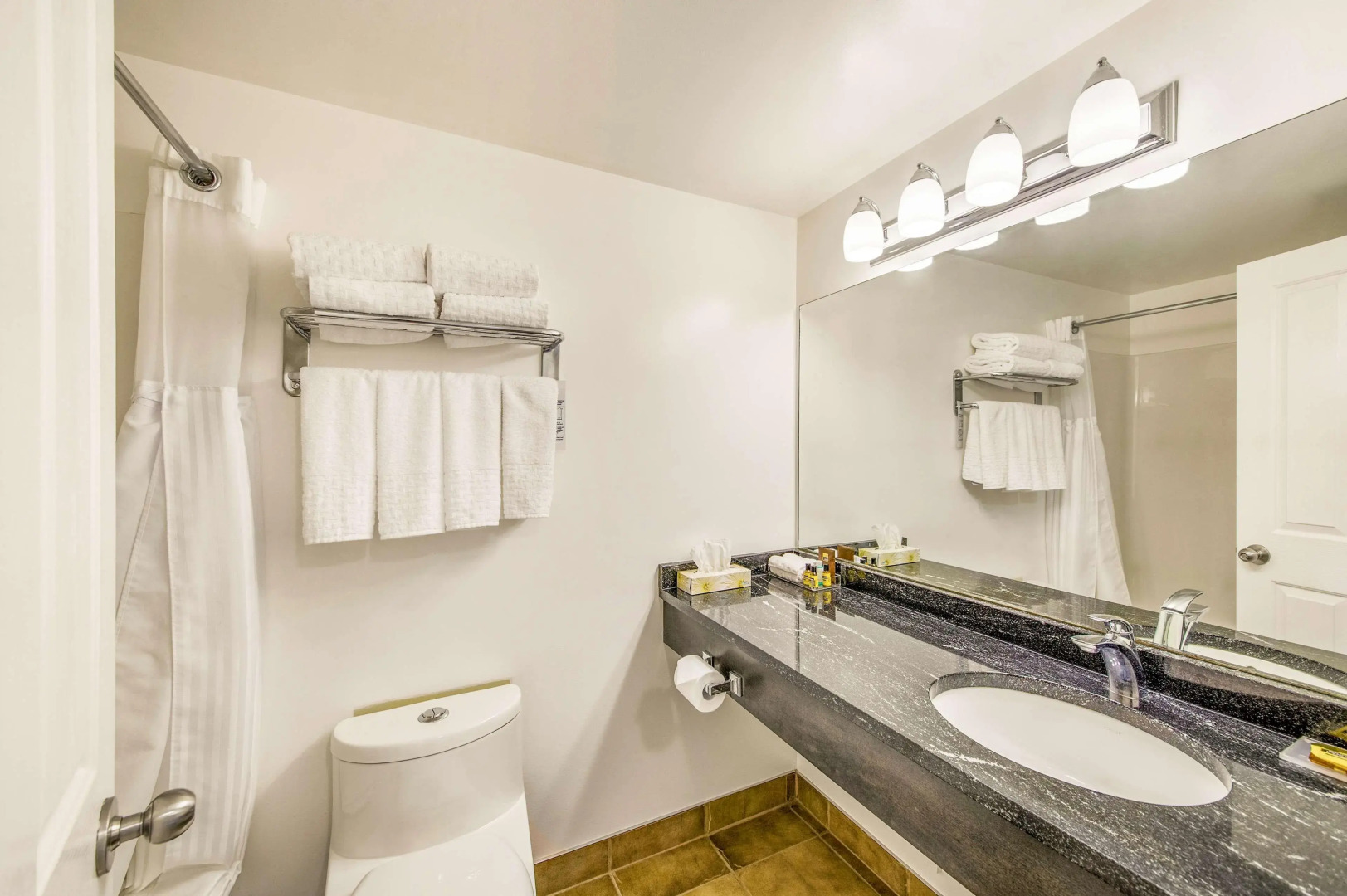 Kootenay Lakeview Resort, BW Signature Collection