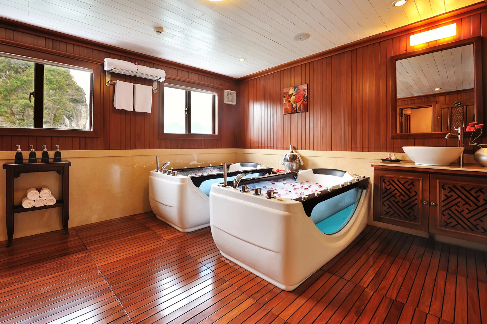 Paradise Peak Cruise