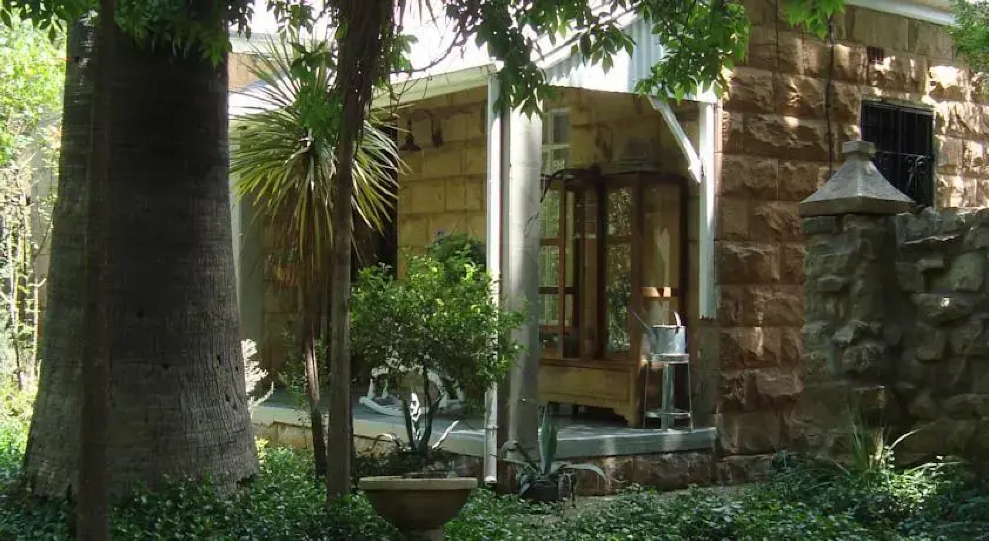 Living Life Station House