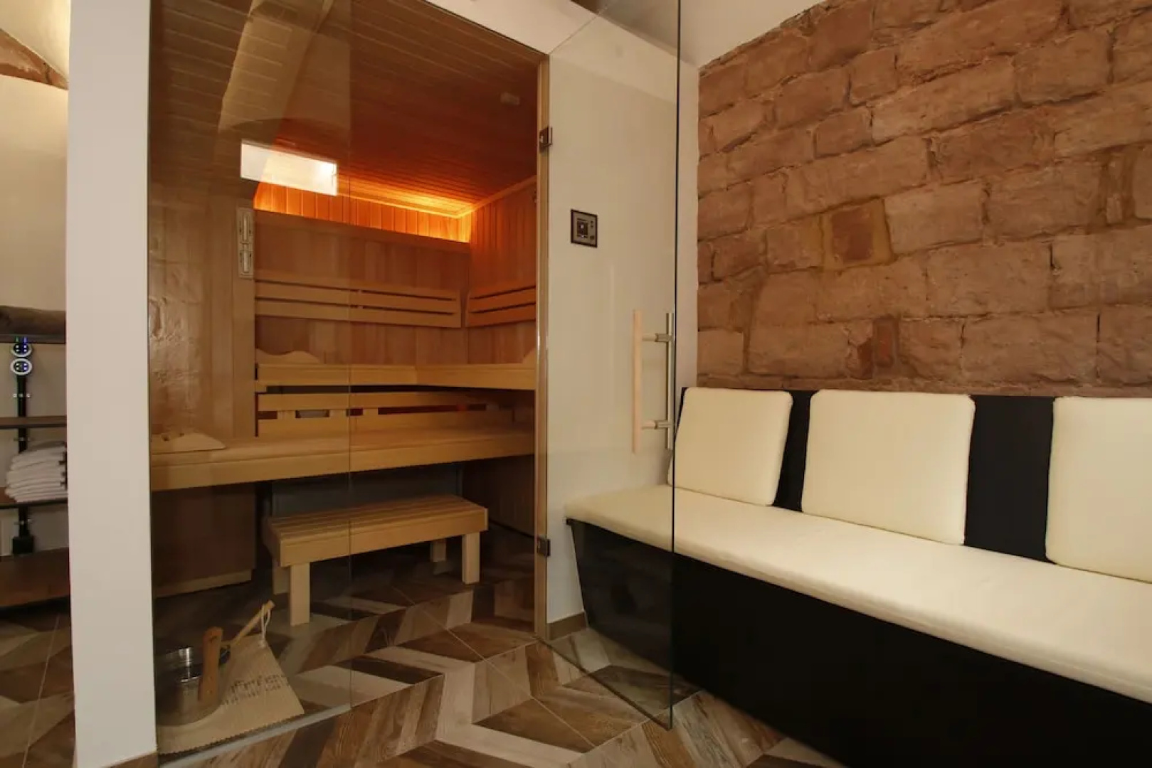 Amelie N°1 Hotel & Appartements