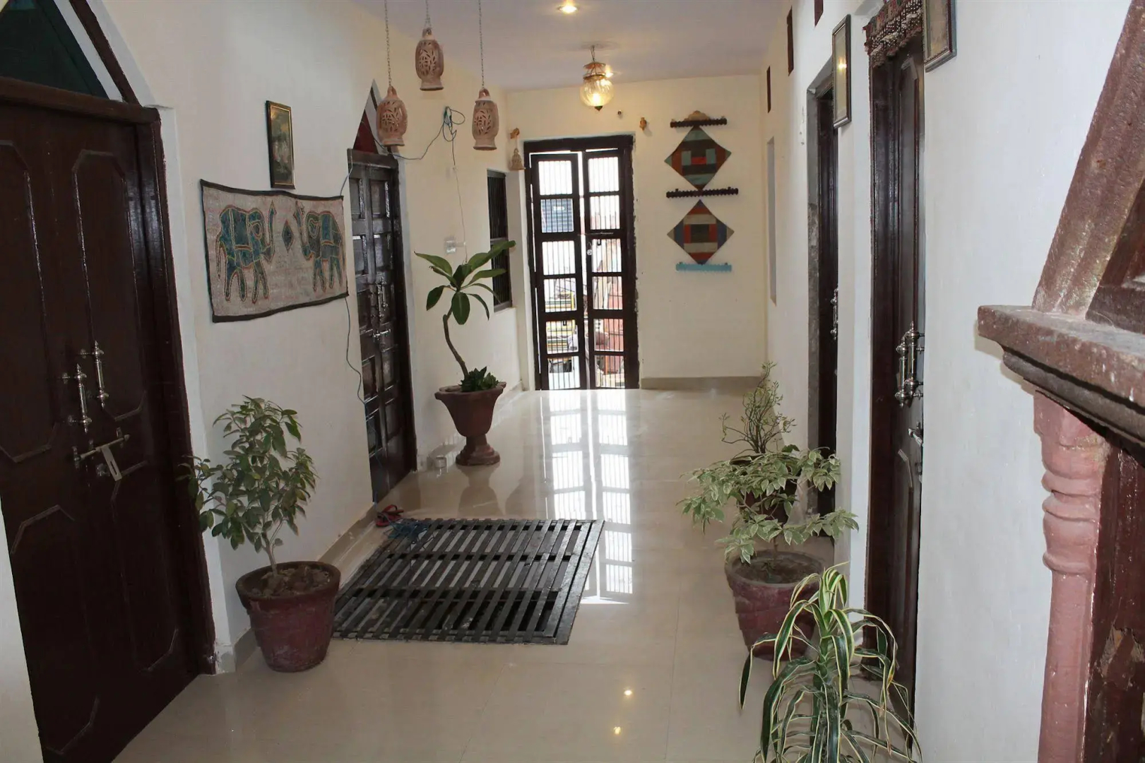 Kesar Heritage Guest House