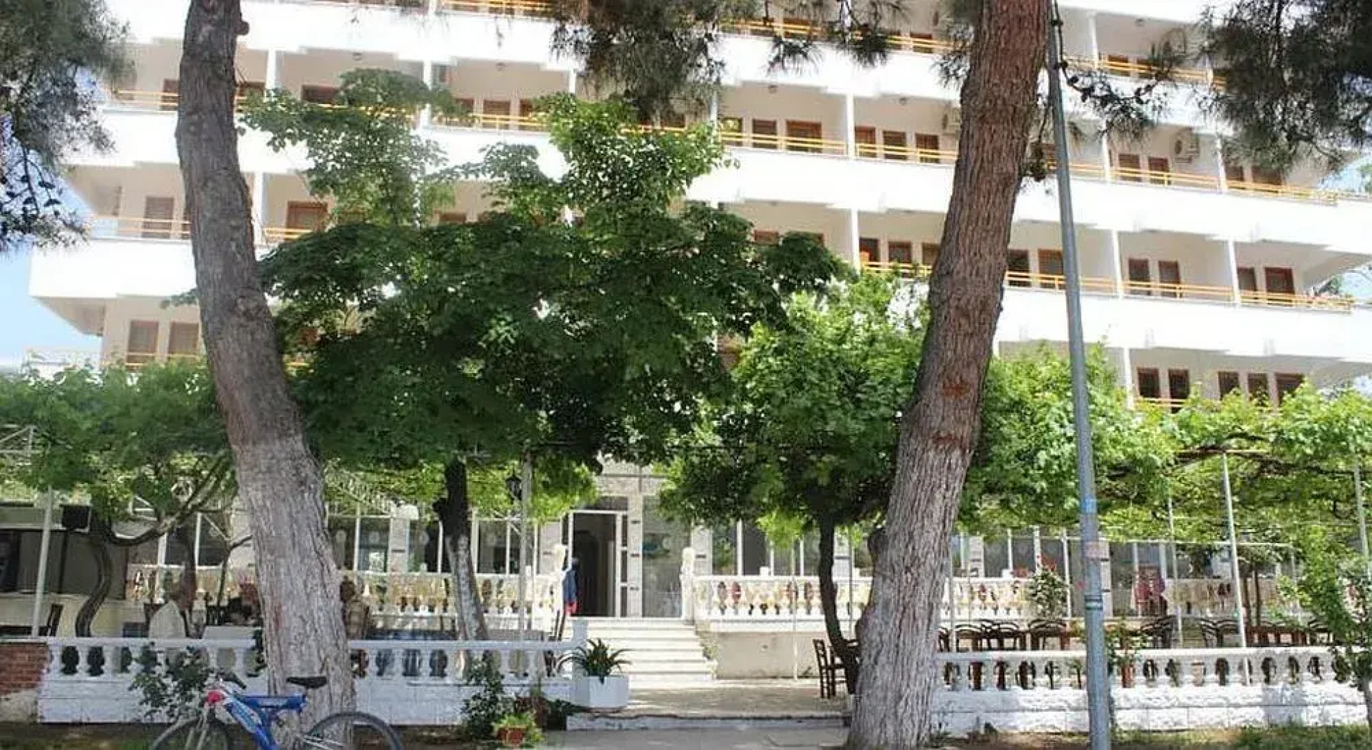 Yat Otel