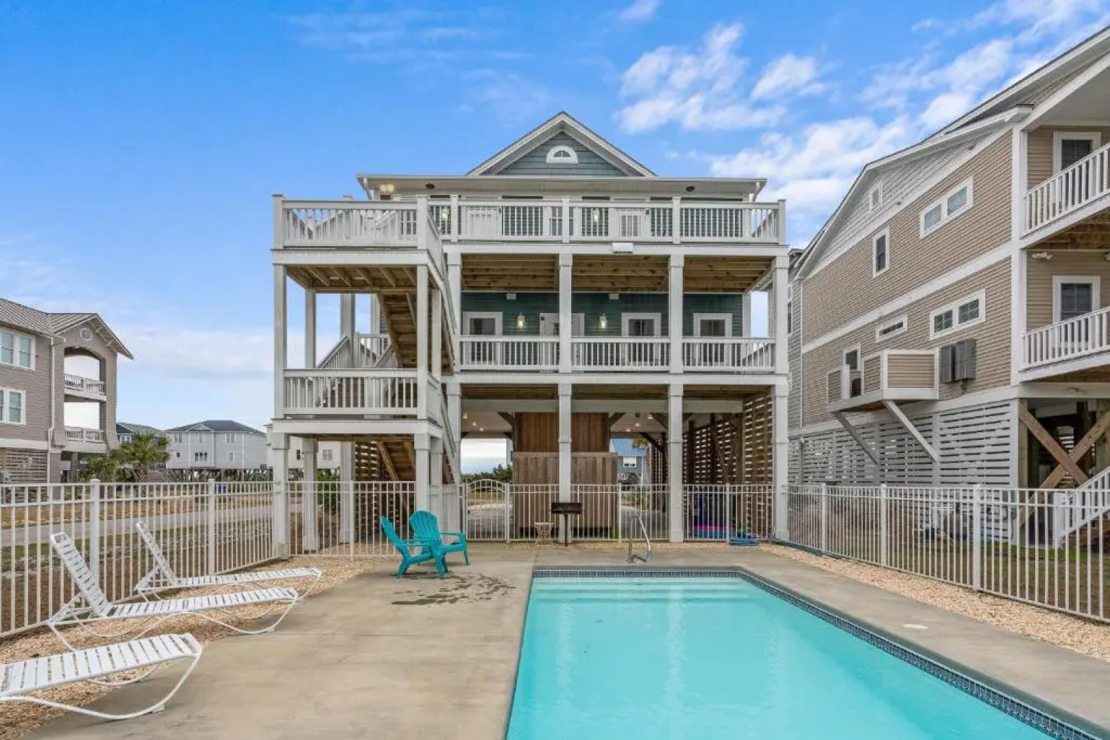 Alpha Breeze by Oak Island Accommodations