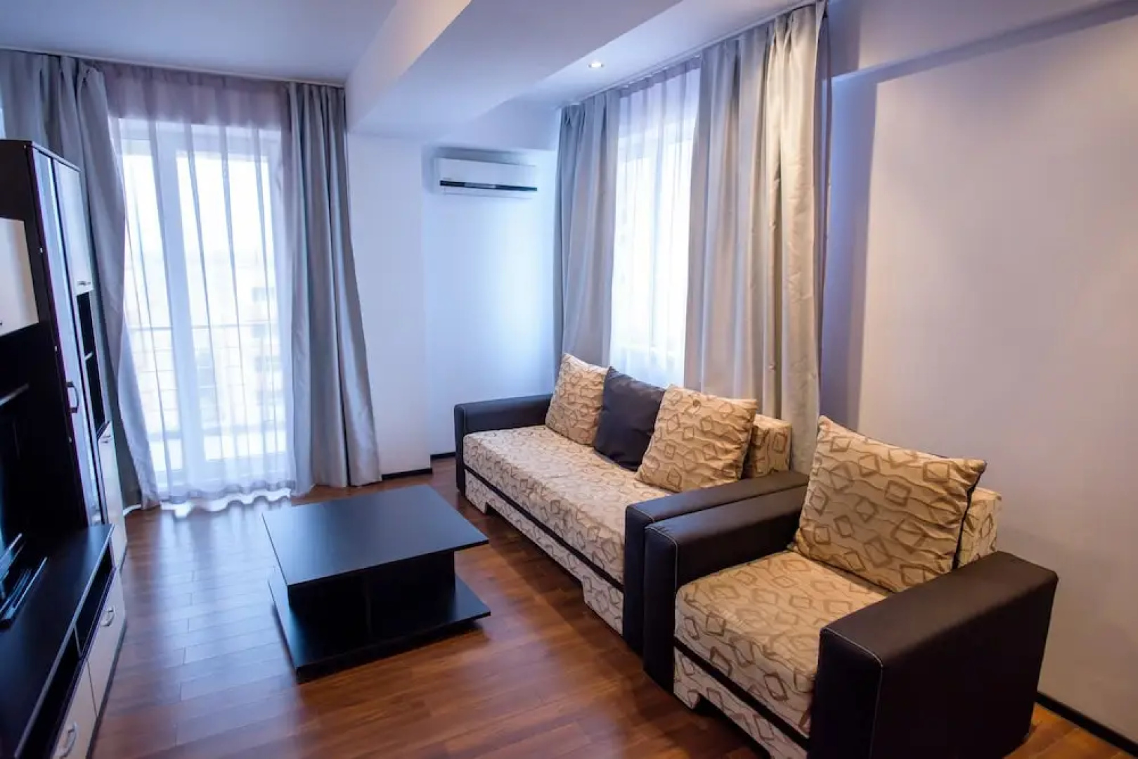Summerland Apartment