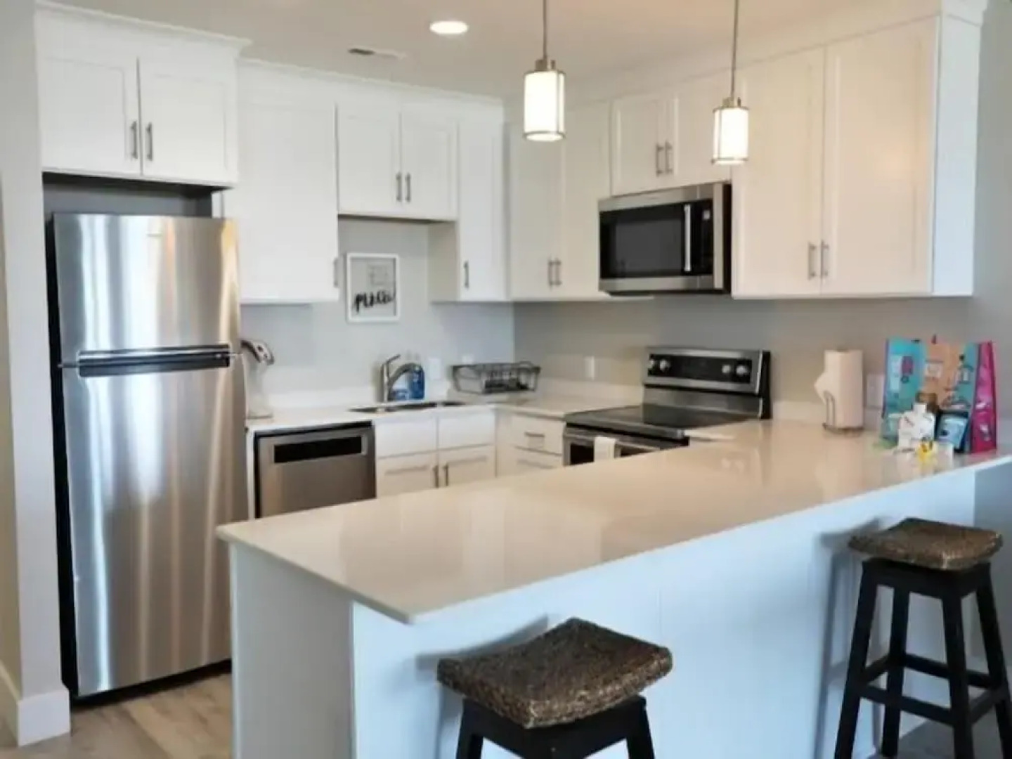 Carolina Beach Dreamin - Light Filled South Side End Unit. Ocean Views From Most Rooms! Private Beach Access! 3 Bedroom Condo by Redawning