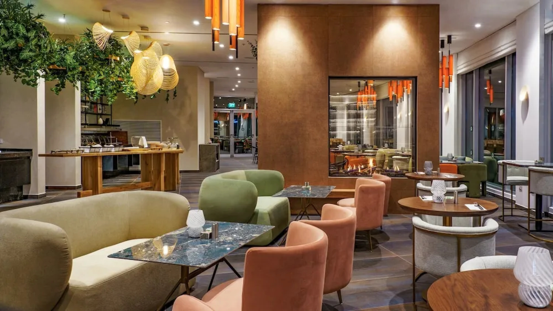 Almond hotel