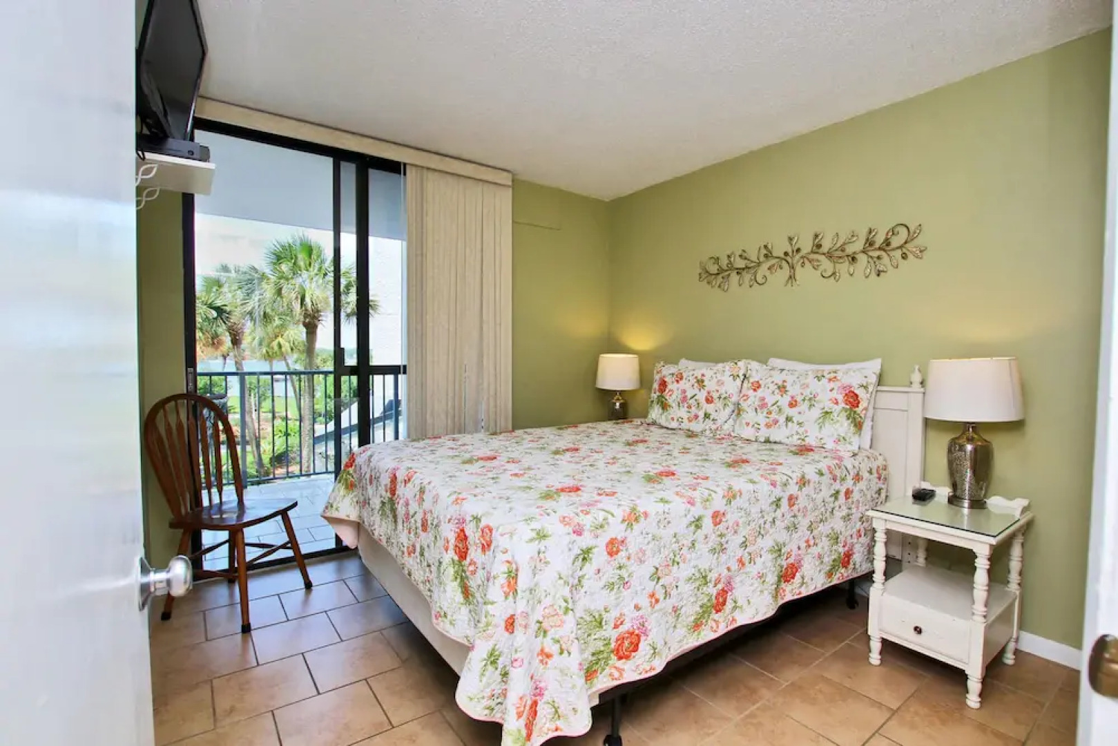 Crystal Tower By Youngs Sun Coast