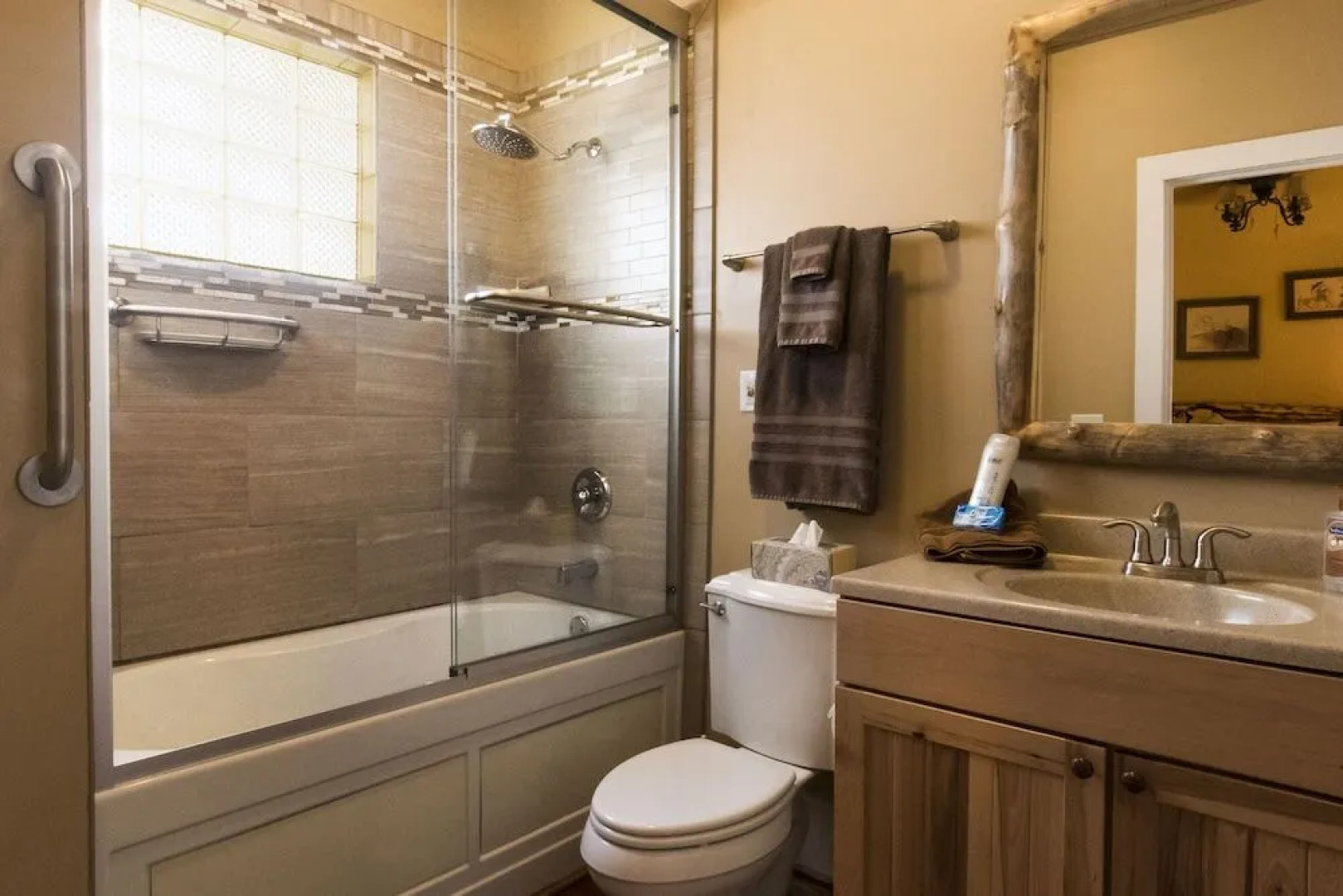 Calhoun House Inn & Suites