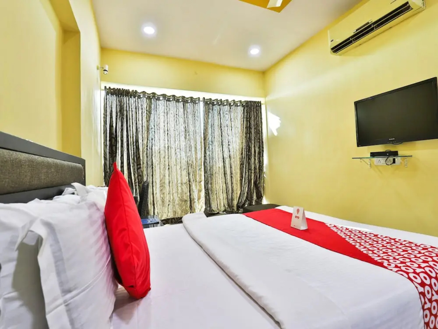 OYO 14549 Hotel Lotus Residency