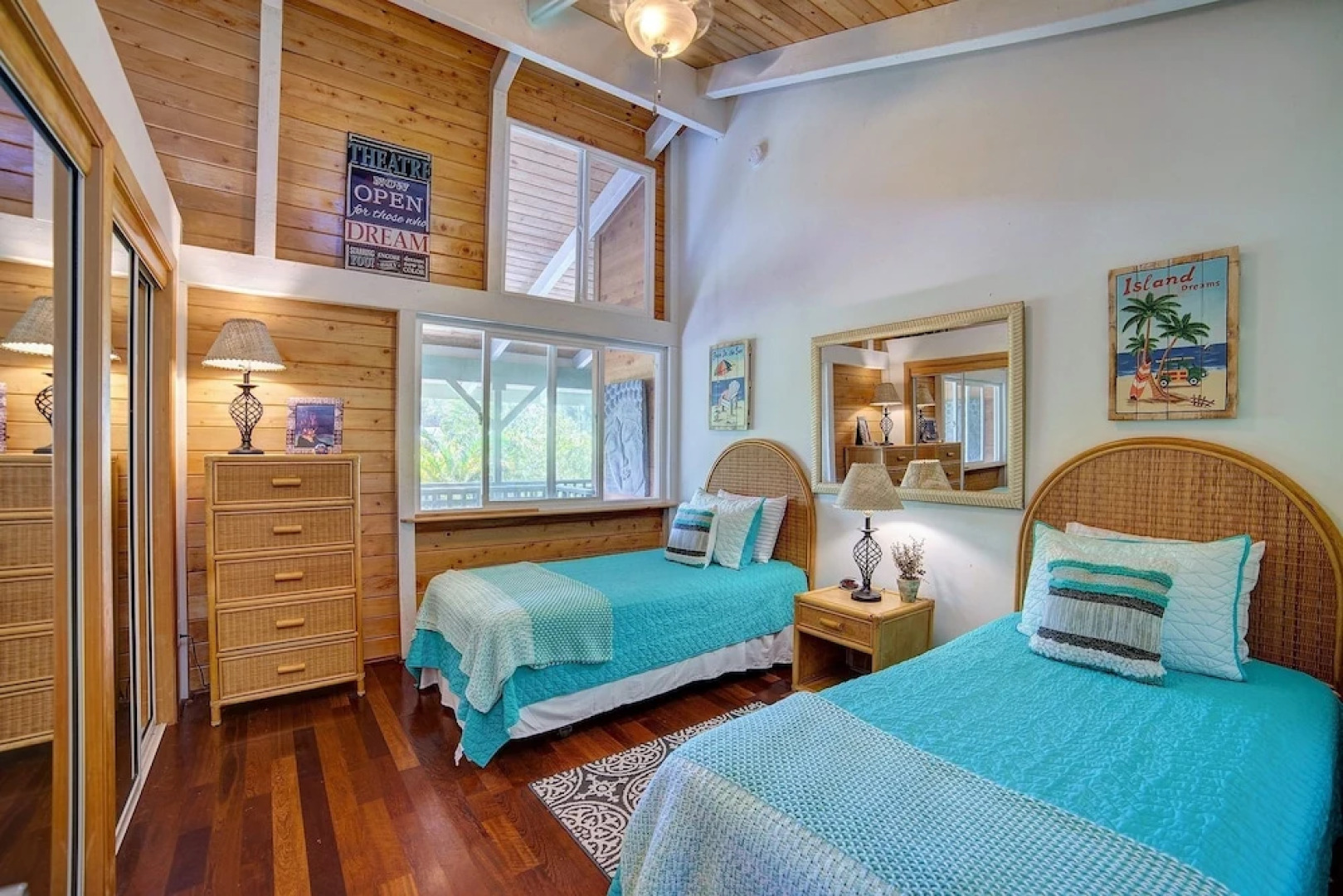 Hale Ki'i Maka Manu 4 Bedroom Home by RedAwning