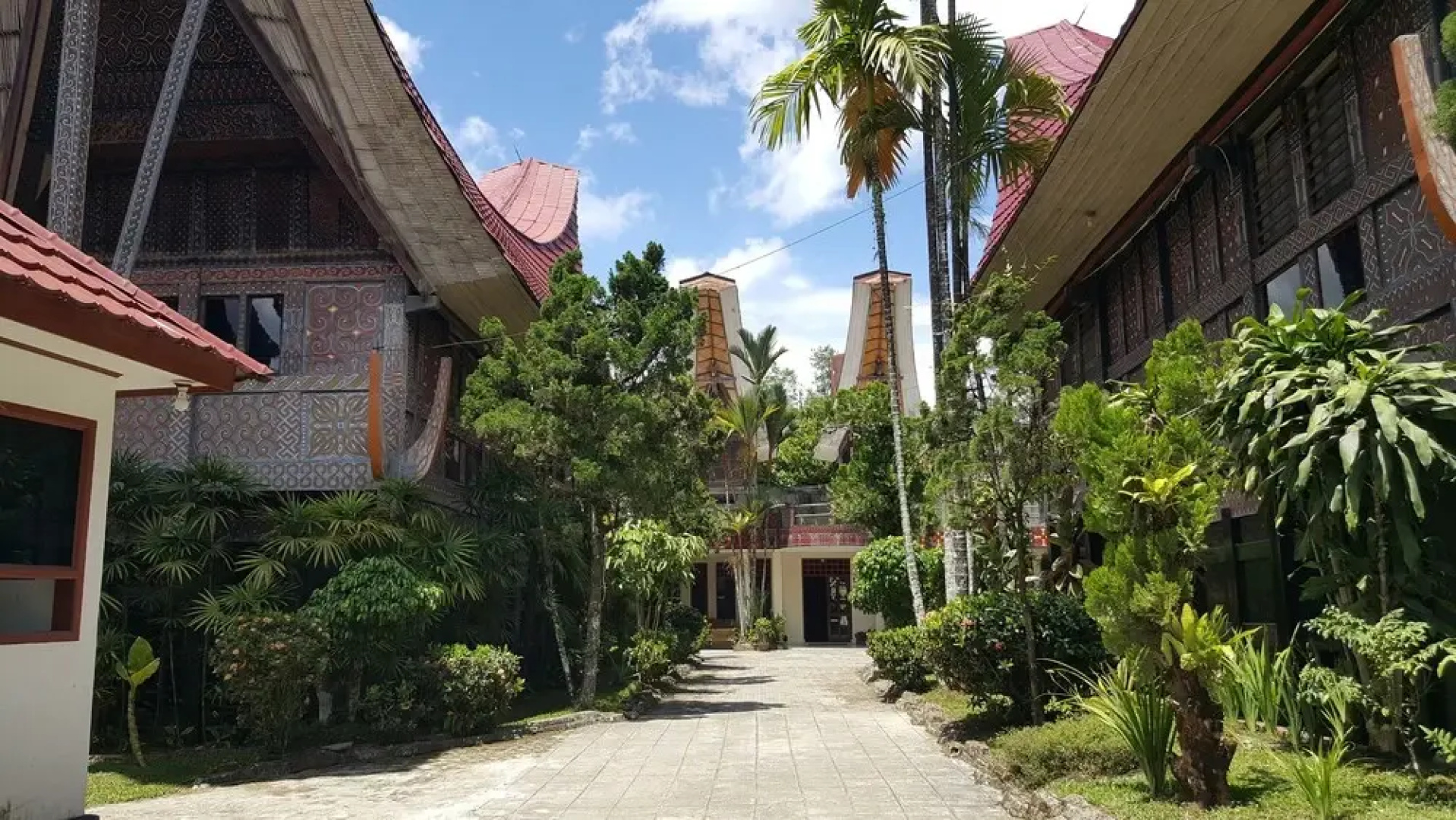 Madarana Hotel