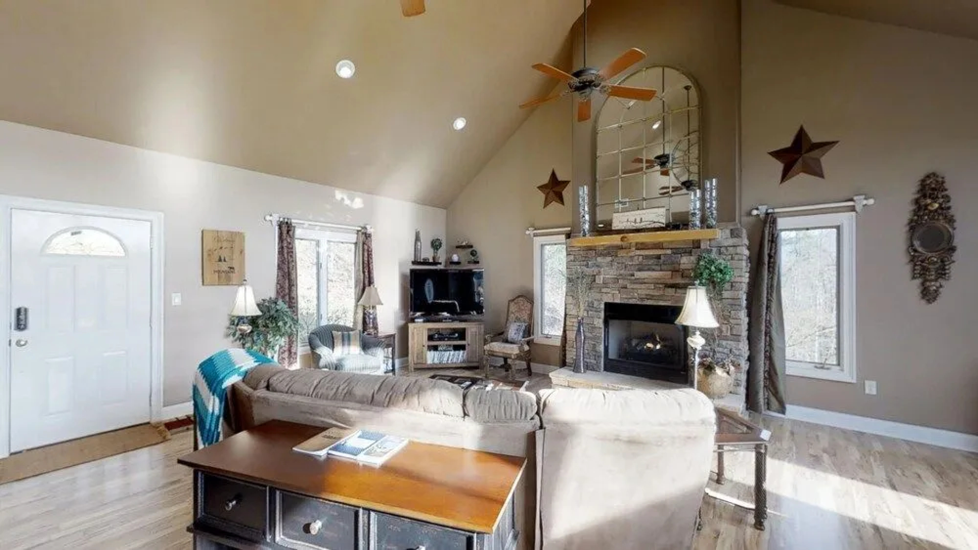 Enchanted Primrose 2 Bedroom Chalet by RedAwning