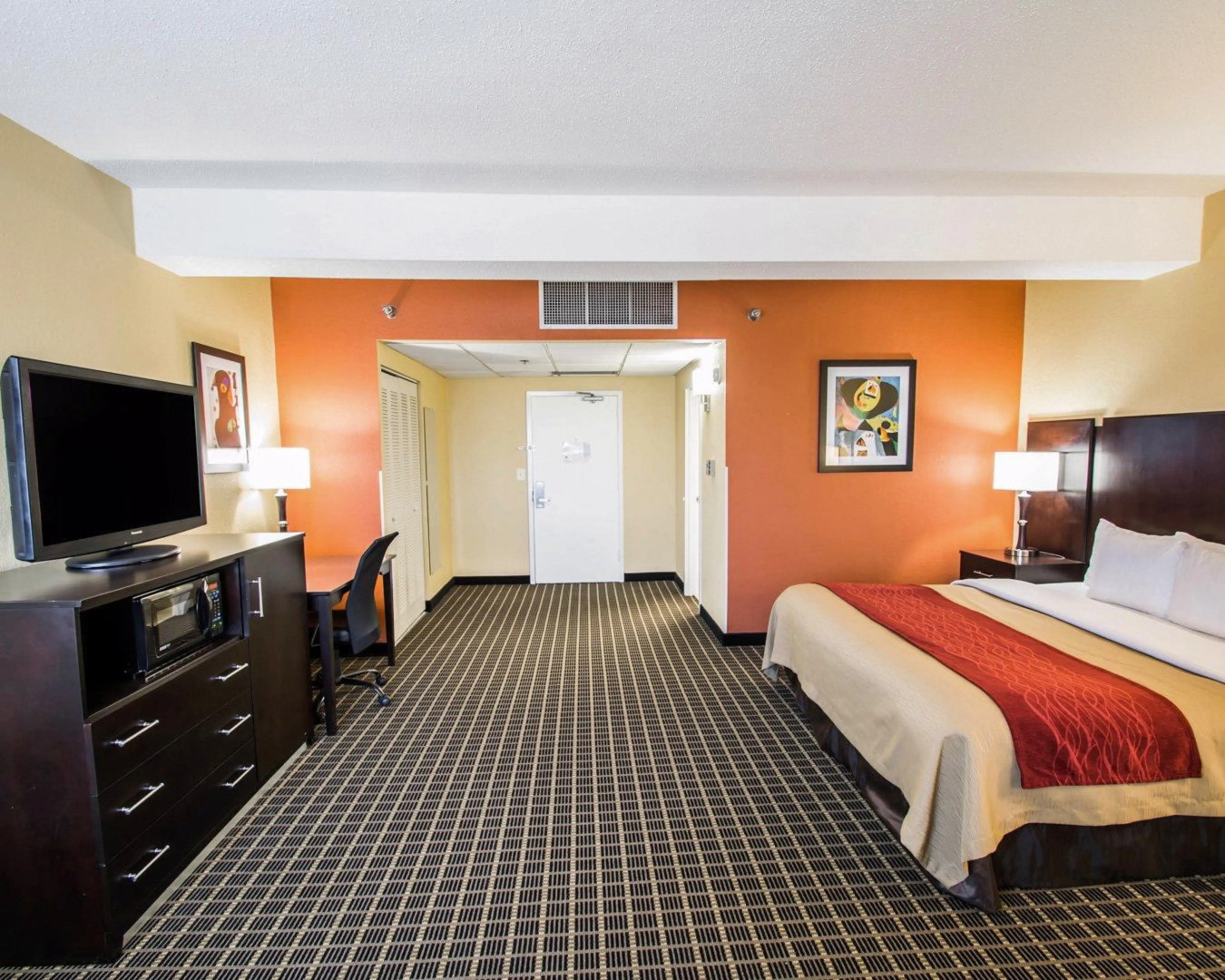 Clarion Inn & Suites Miami International Airport