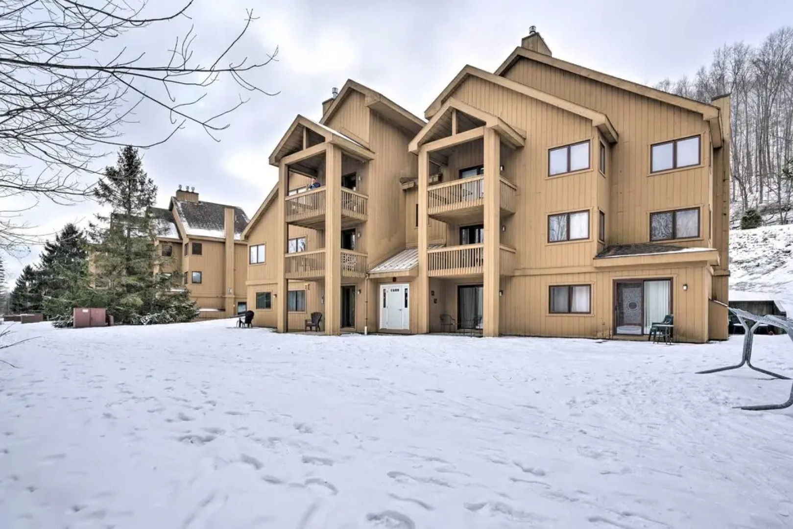 Ski-in/out & Golf Condo w/ A/C at Holiday Valley!