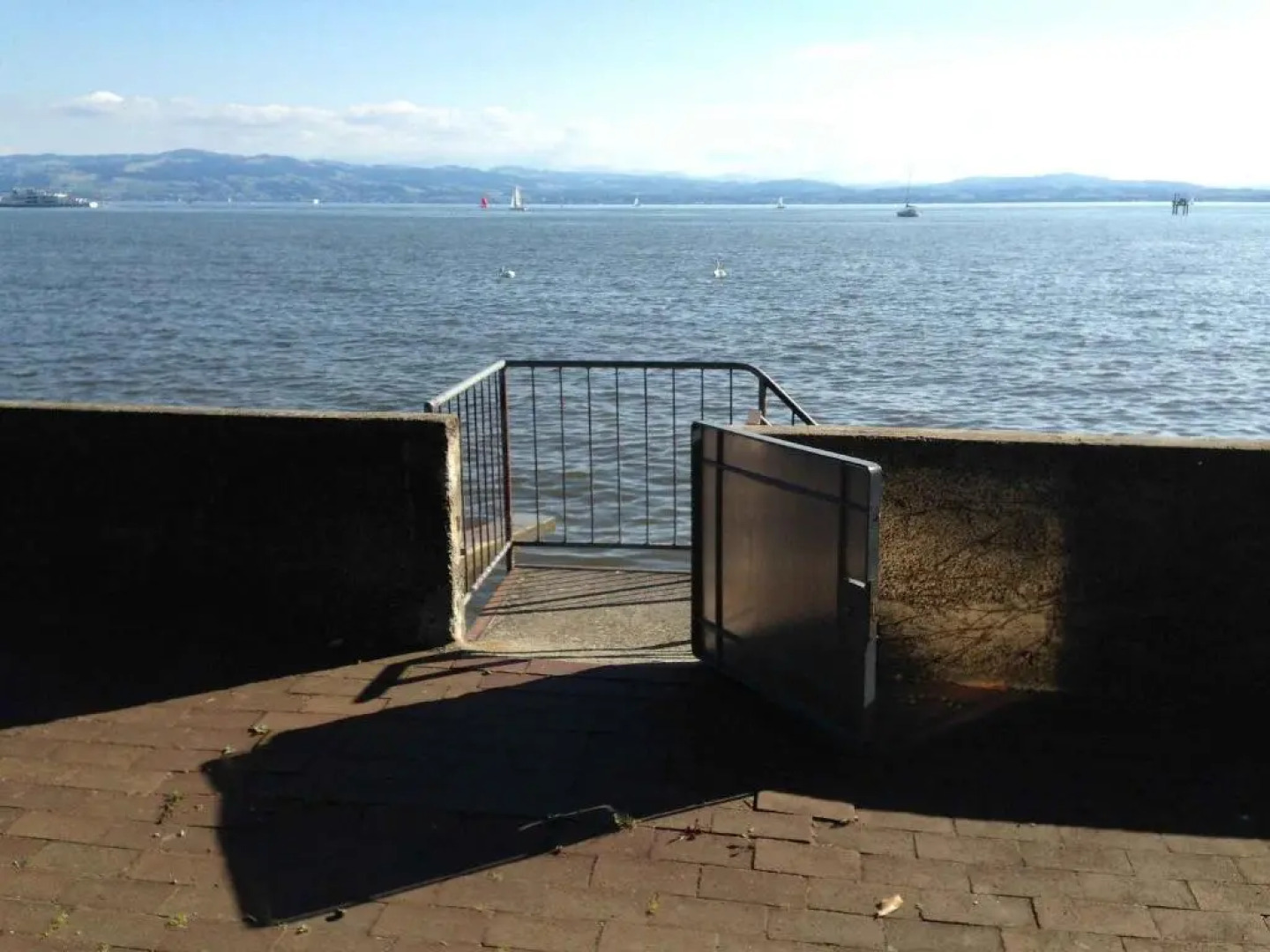 Himmelbett mit Seeblick