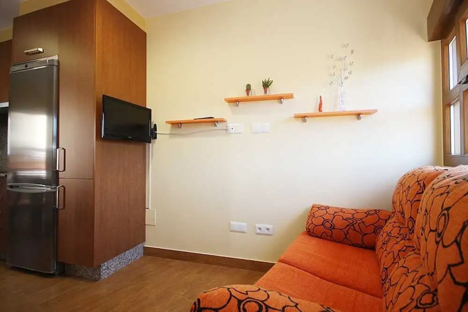 102005 -  House in Muros