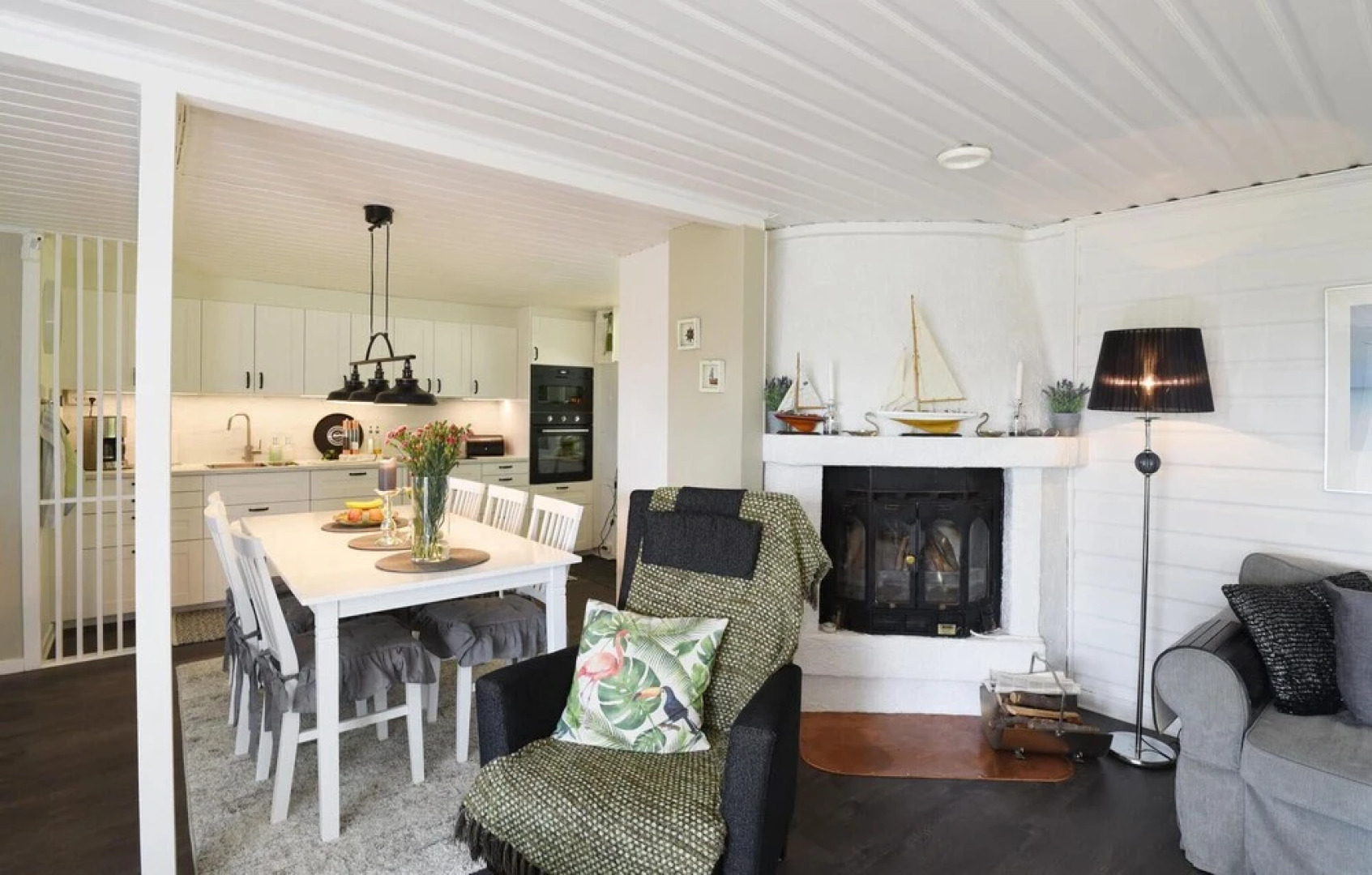 Amazing Home in Hjo With 3 Bedrooms and Wifi