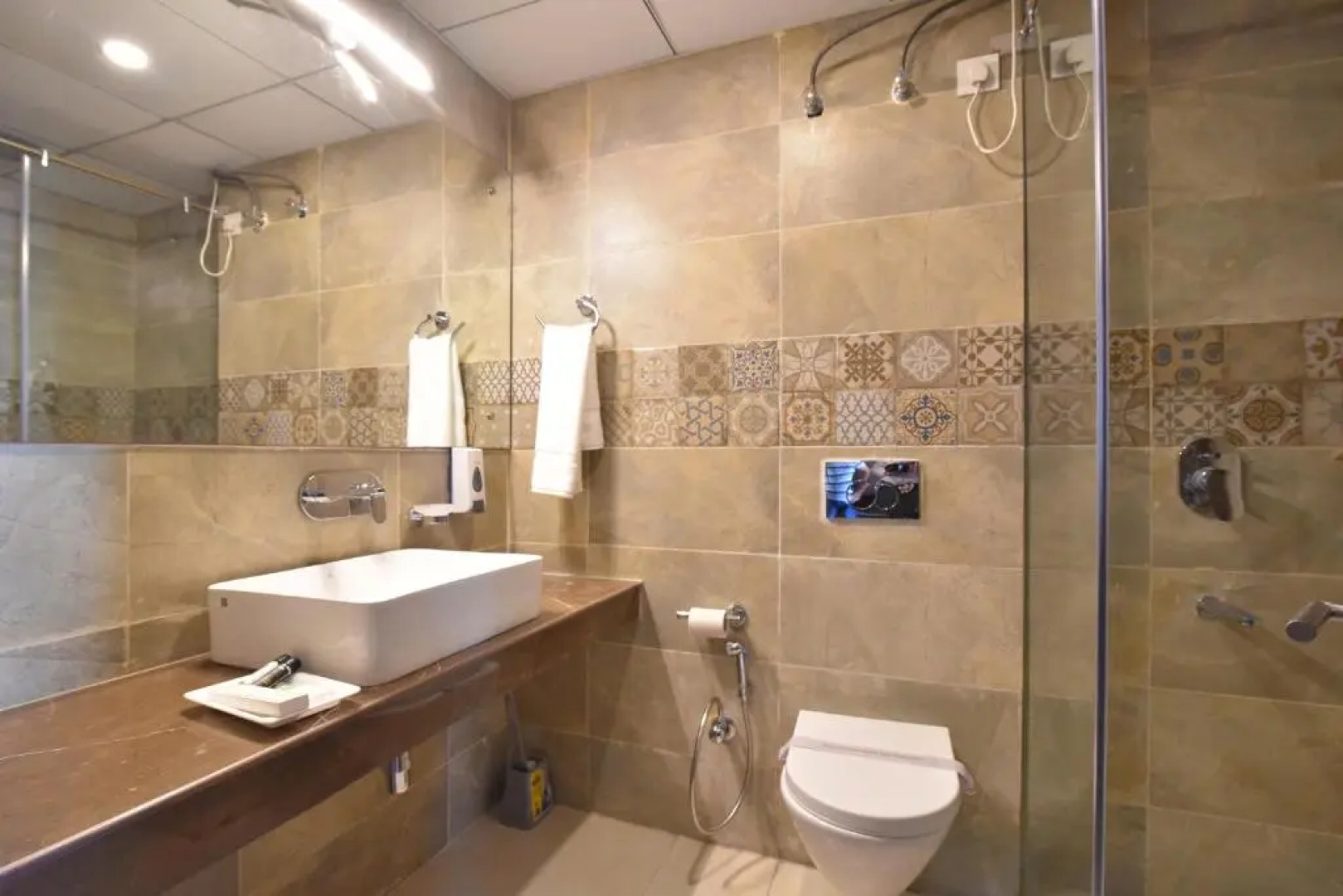 Hotel Asian International