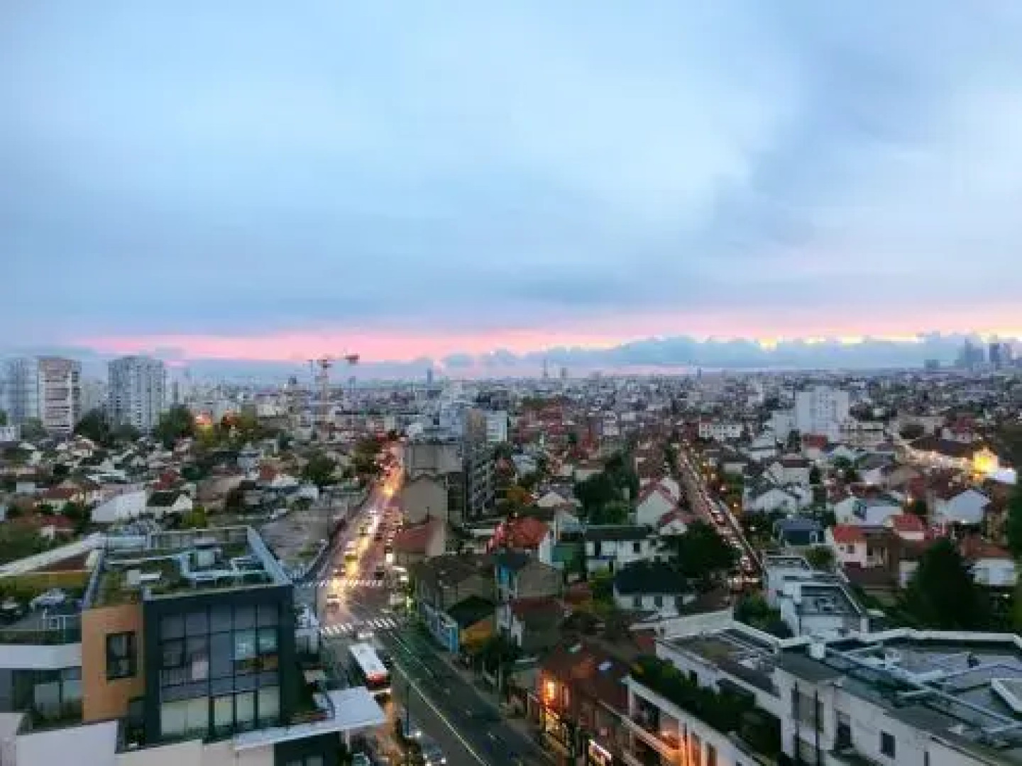 A Simple Bedroom In A Shared Apartment 20 Min To Paris Center