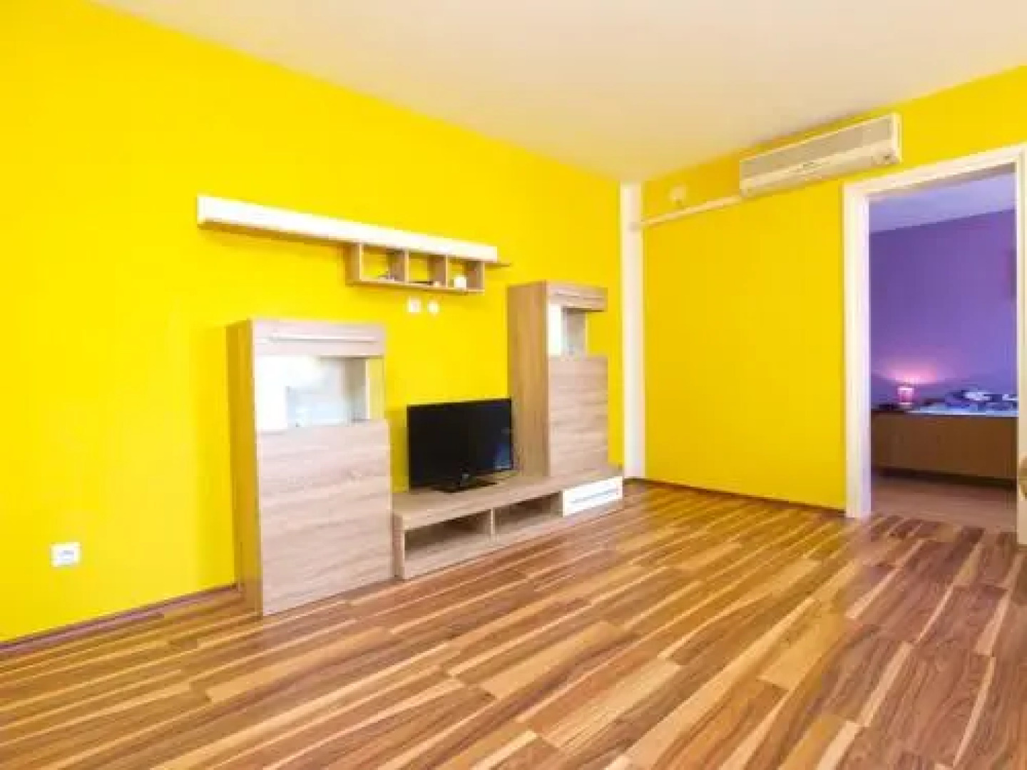 Apartment with pool 1138