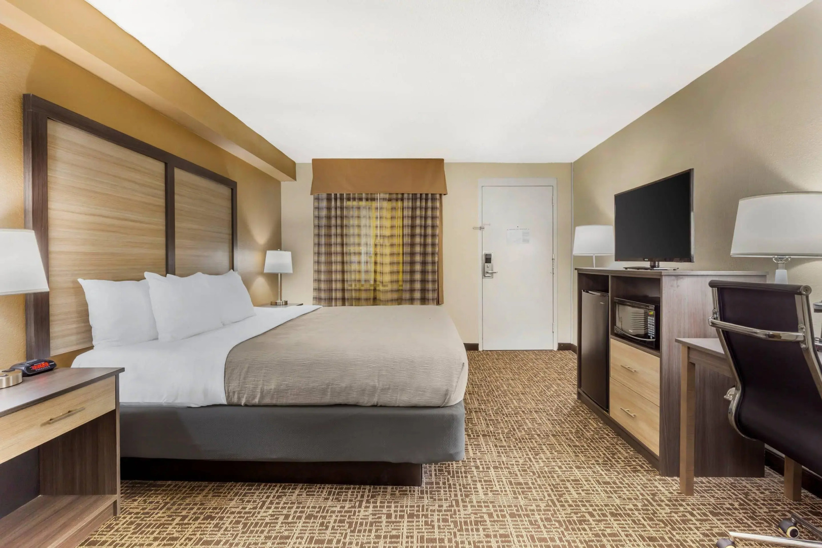 Quality Inn & Suites Spring Lake - Fayetteville near Fort Bragg