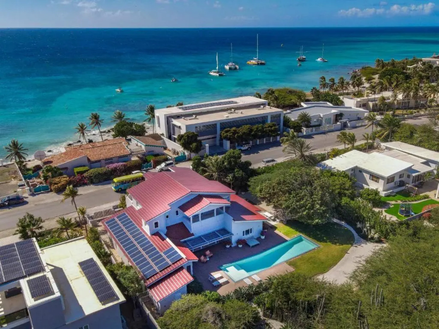 Beach Front Luxury Villa! Boca Catalina Malmok!