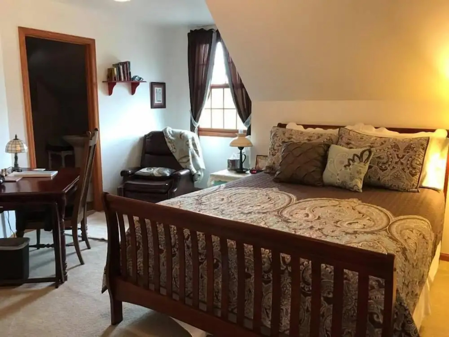 BMI Bed & Breakfast and Oasis