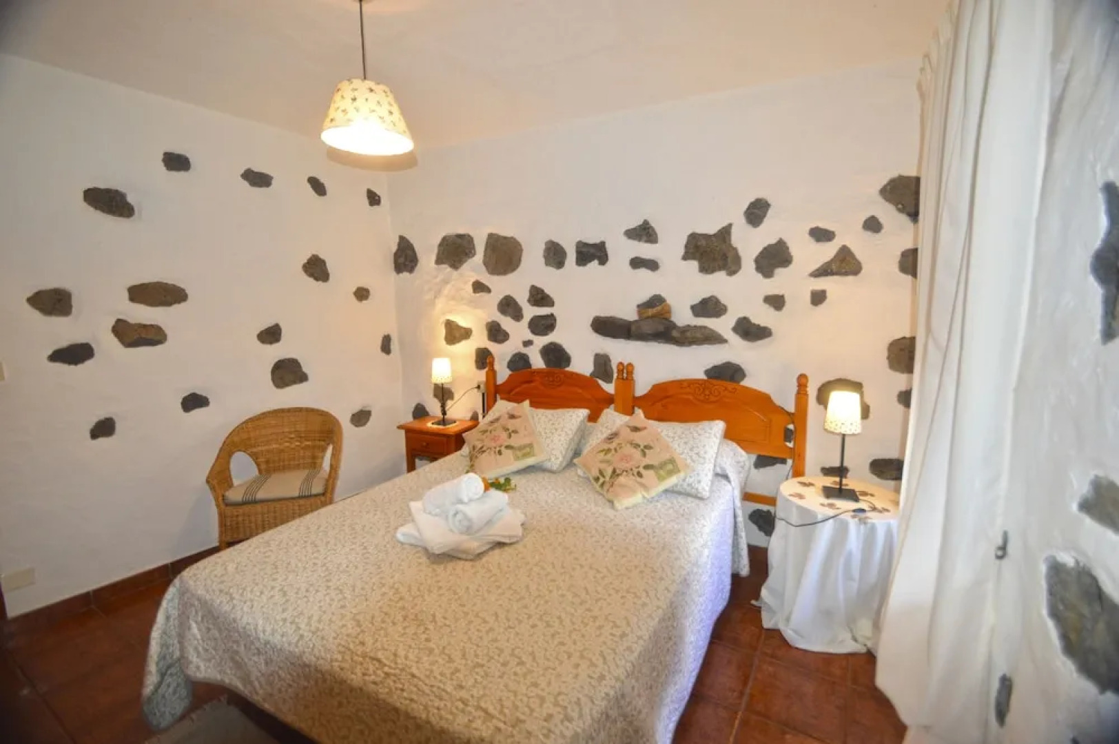 Casa Sombrero de Pico A by Isla Bonita