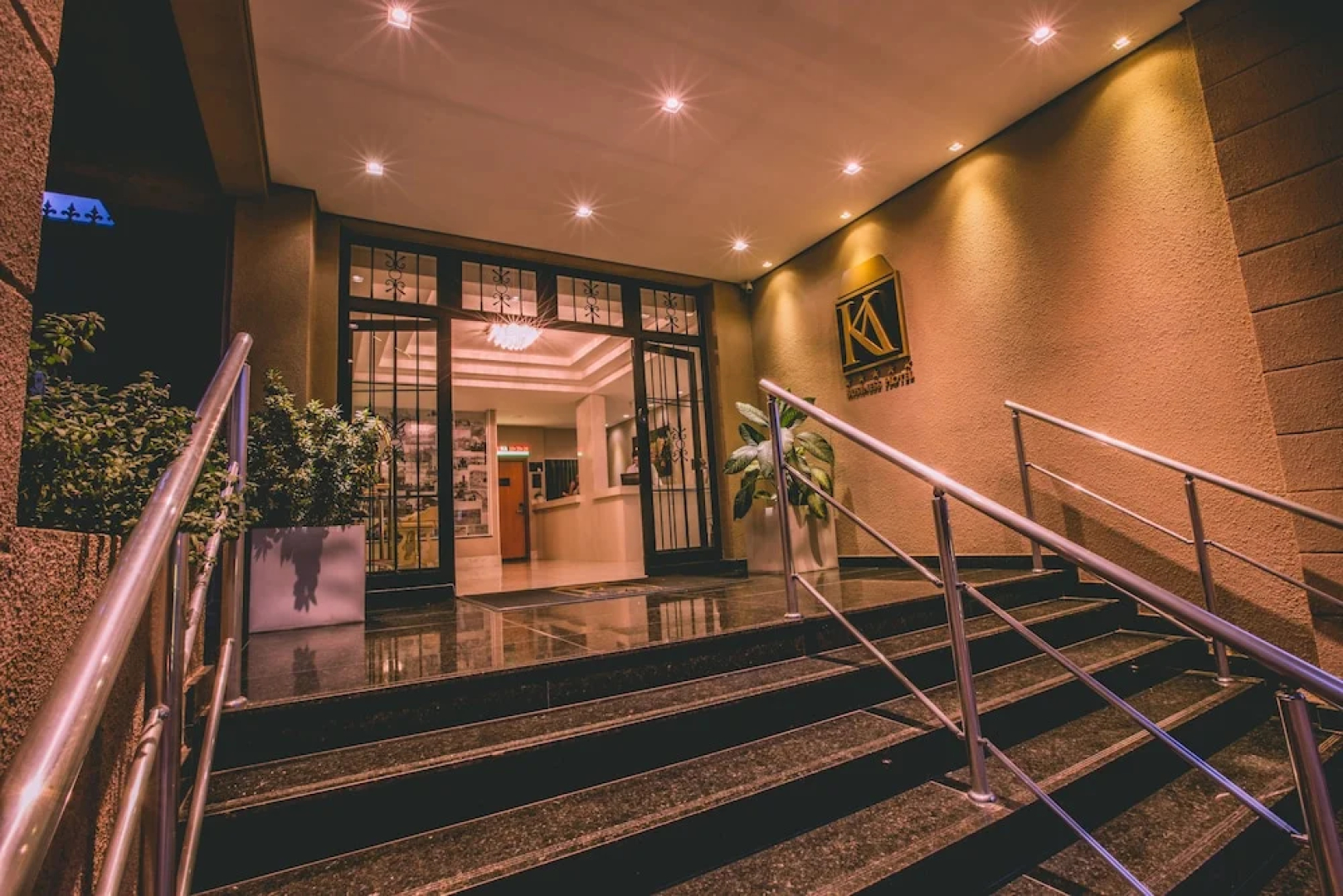 Prado Hotel Business