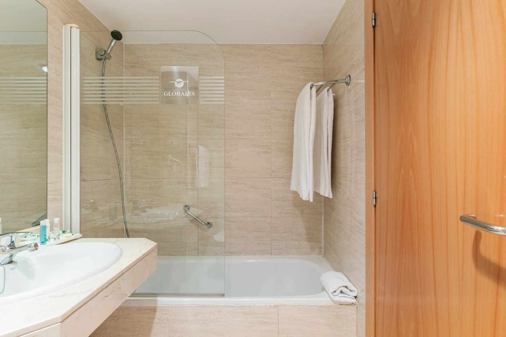 Отель Sercotel de los Reyes