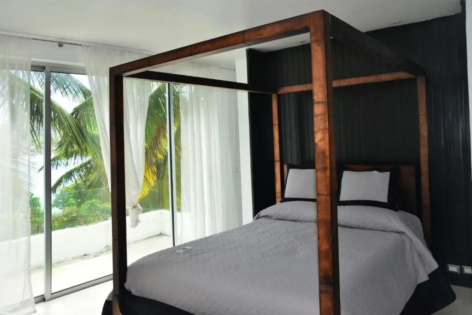 Villa Oceanfront Beach Access And Swim Pool Samana