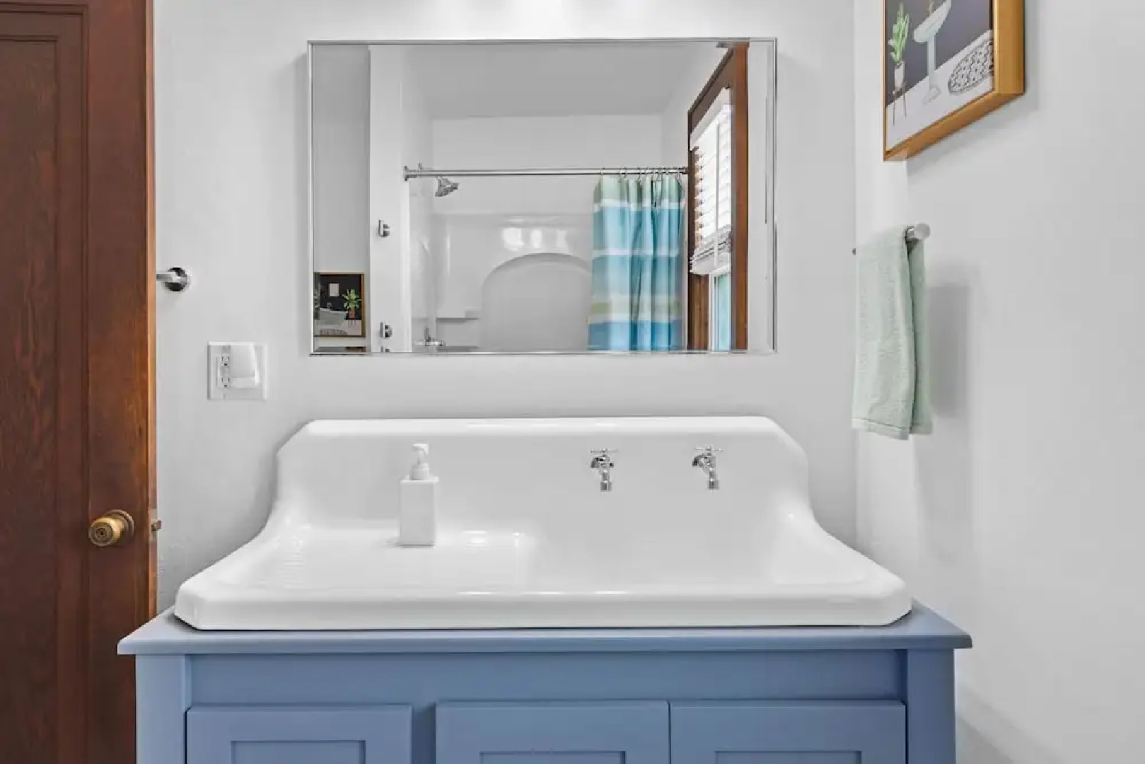 Riverfront Kayaks Bay Access Sleeps 15