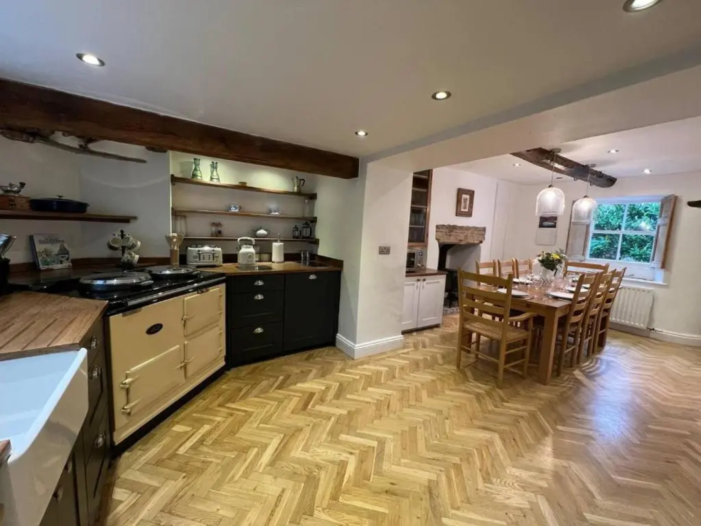 Stunning 4-bed Grade II House in the Lake District